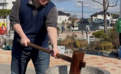 活動報告：朝市でお餅つき